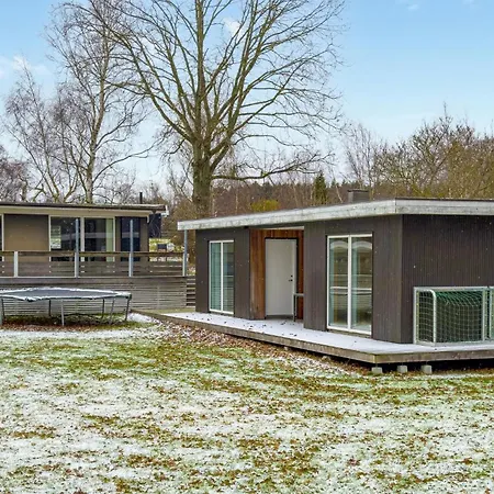 4 Bedroom Beautiful In * Knebel