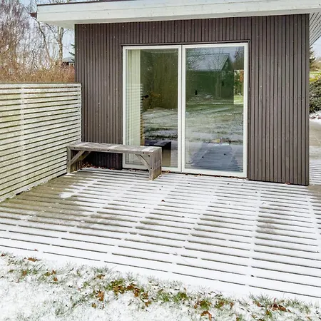 Feriehus 4 Bedroom Beautiful In