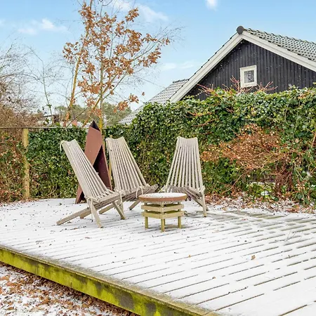 4 Bedroom Beautiful In * Knebel