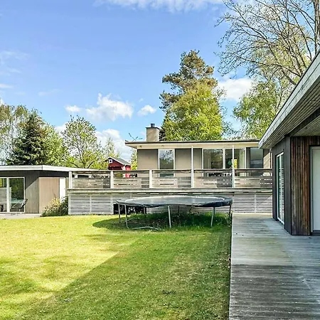 4 Bedroom Beautiful In *