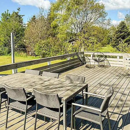 4 Bedroom Beautiful In Feriehus