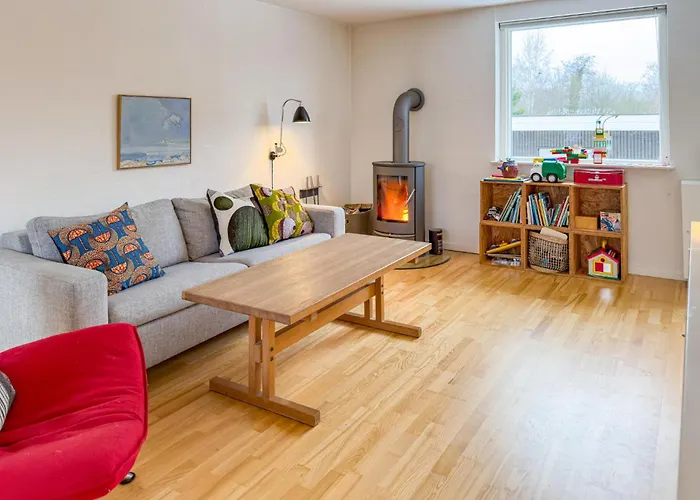 4 Bedroom Beautiful In *