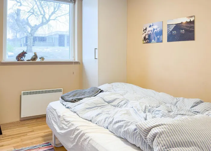 4 Bedroom Beautiful In Holiday home *